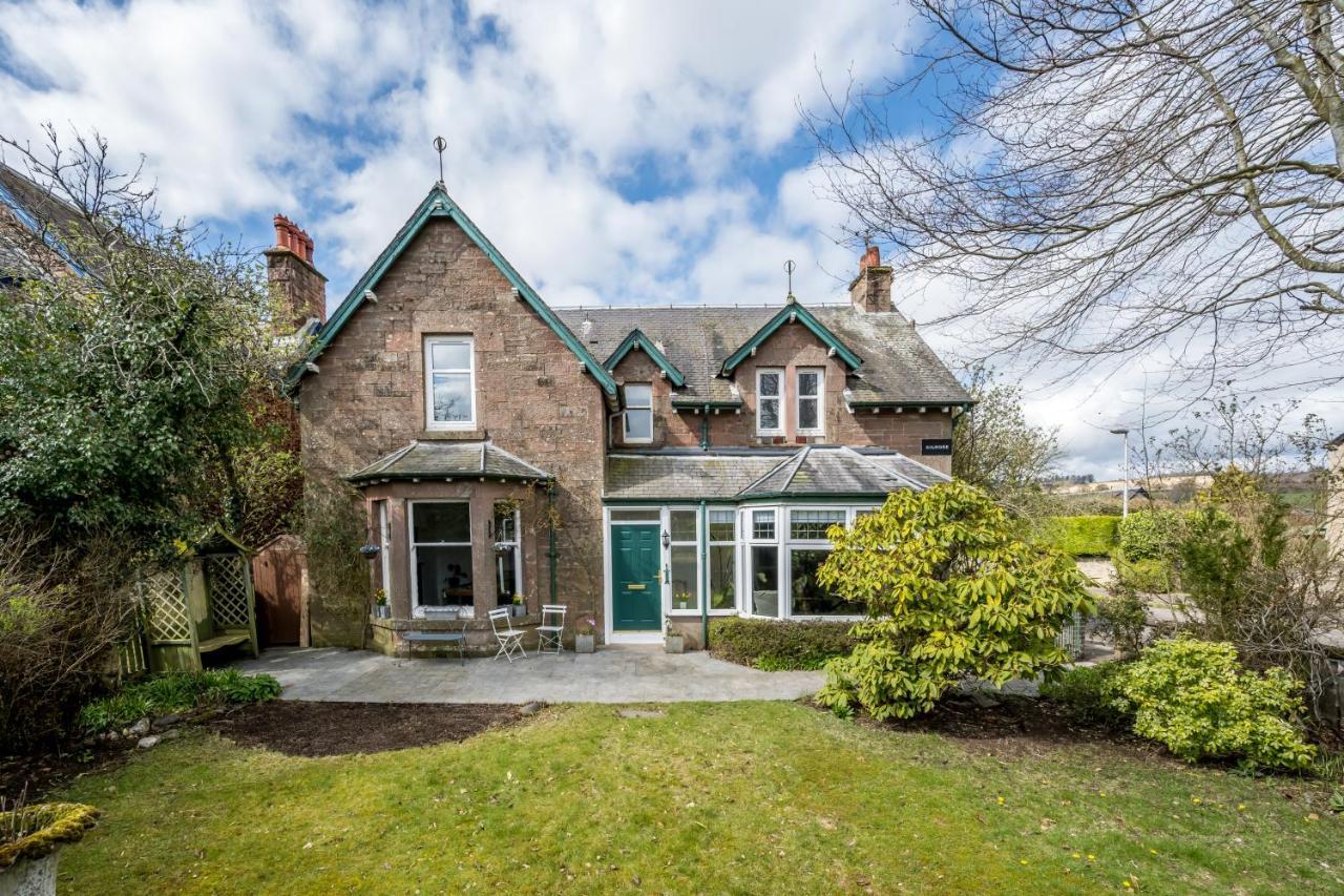Holiday home Luxury 5 Bedroom Victorian With Hot Tub *