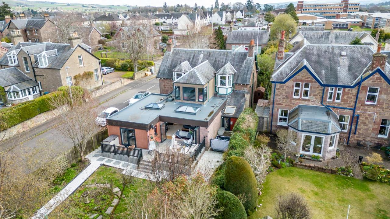 Luxury 5 Bedroom Victorian With Hot Tub Holiday home