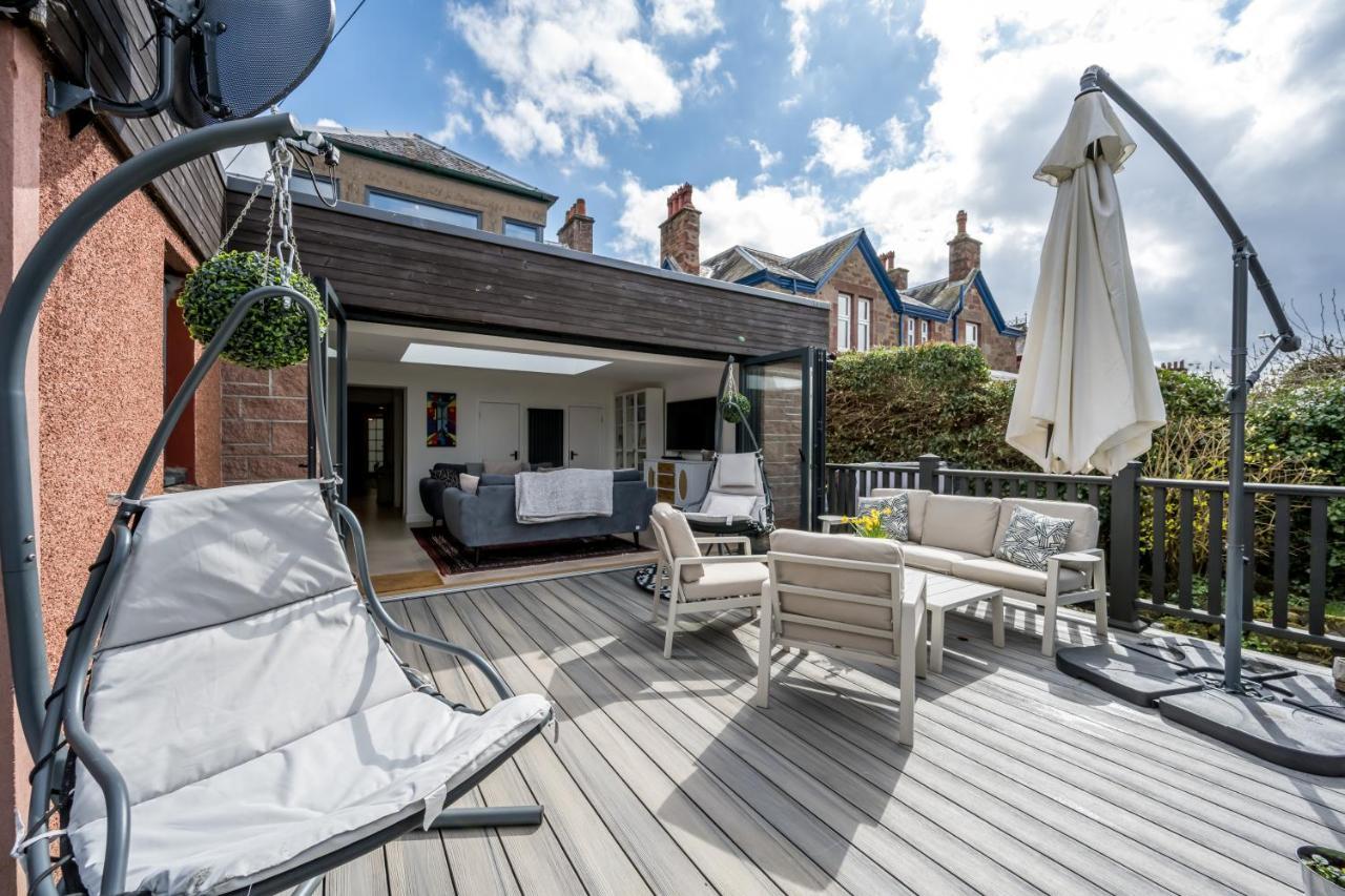 Holiday home Luxury 5 Bedroom Victorian With Hot Tub *