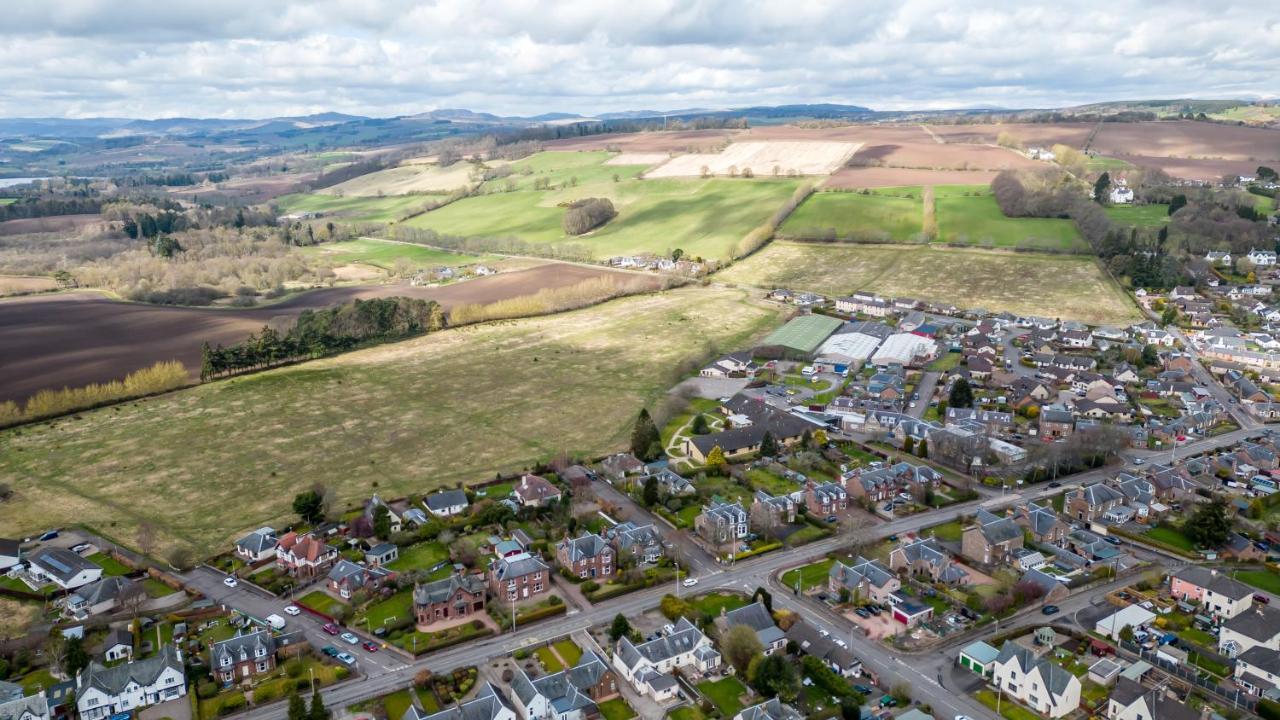 Luxury 5 Bedroom Victorian With Hot Tub Holiday home Blairgowrie and Rattray